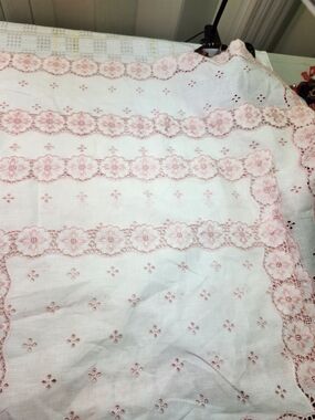 Beautiful Needle Work Delicate Pink Floral Embroidered Linen Accent - Unbranded